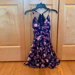 PromGirl V-neck Floral Dress Size S